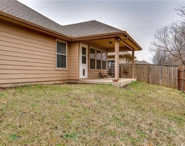 708 Creekside Drive - Photo Thumbnail 31
