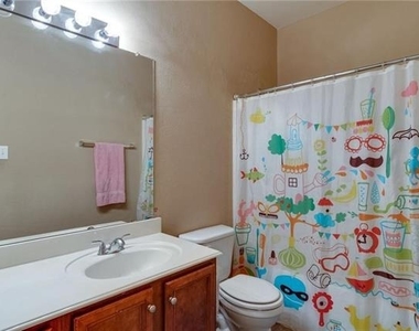 708 Creekside Drive - Photo Thumbnail 17