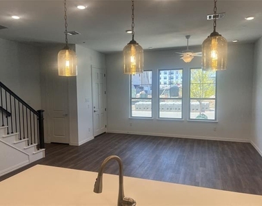 4512 Ward Street - Photo Thumbnail 4
