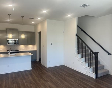 4512 Ward Street - Photo Thumbnail 7