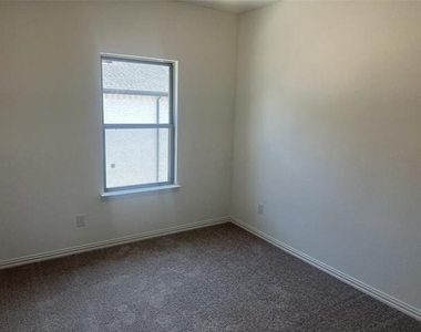 4512 Ward Street - Photo Thumbnail 27