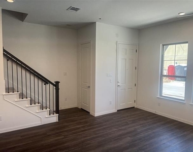 4512 Ward Street - Photo Thumbnail 5