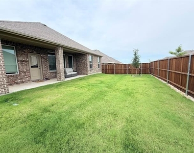 2109 Brownwood Street - Photo Thumbnail 12