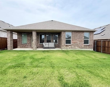 2109 Brownwood Street - Photo Thumbnail 11