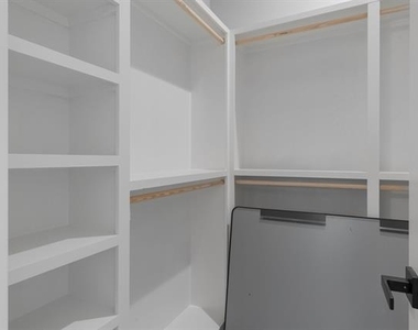 2806 Chicago Street - Photo Thumbnail 17
