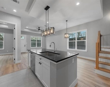 2806 Chicago Street - Photo Thumbnail 13