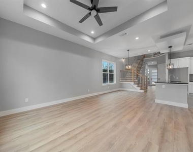 2806 Chicago Street - Photo Thumbnail 7