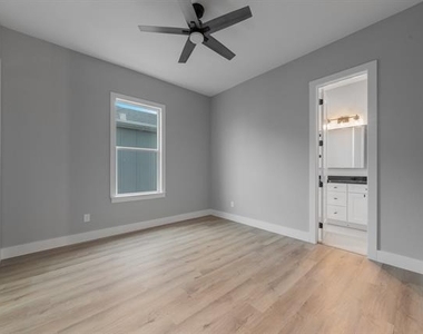 2806 Chicago Street - Photo Thumbnail 26