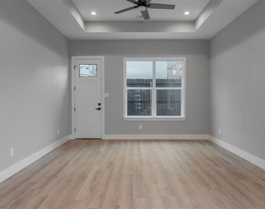 2806 Chicago Street - Photo Thumbnail 14