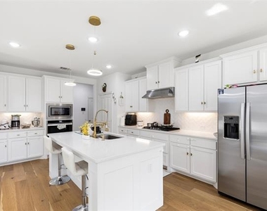 5101 Sailcloth Street - Photo Thumbnail 10