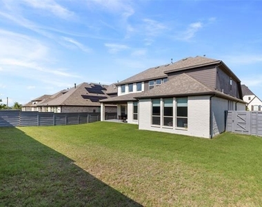 5101 Sailcloth Street - Photo Thumbnail 28