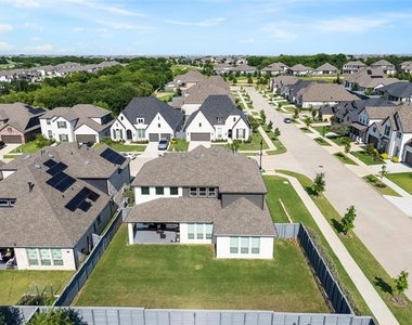 5101 Sailcloth Street - Photo Thumbnail 31