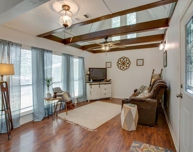 137 Oak Haven Drive - Photo Thumbnail 10