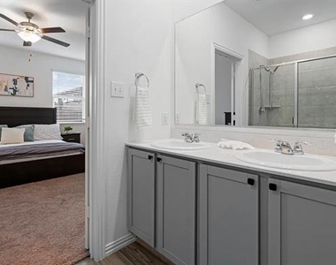 1736 Da Vinci Drive - Photo Thumbnail 13