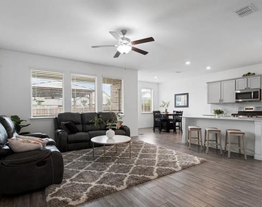 1736 Da Vinci Drive - Photo Thumbnail 4