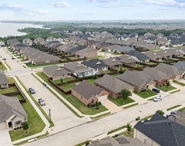 1736 Da Vinci Drive - Photo Thumbnail 20