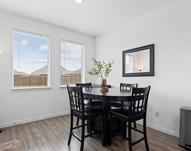 1736 Da Vinci Drive - Photo Thumbnail 8