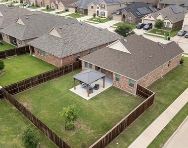 1736 Da Vinci Drive - Photo Thumbnail 18