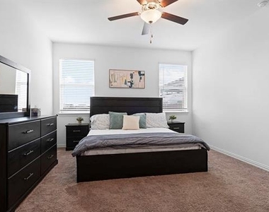 1736 Da Vinci Drive - Photo Thumbnail 10