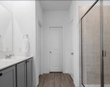 1736 Da Vinci Drive - Photo Thumbnail 14