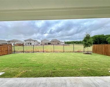 1411 Winters Way - Photo Thumbnail 15