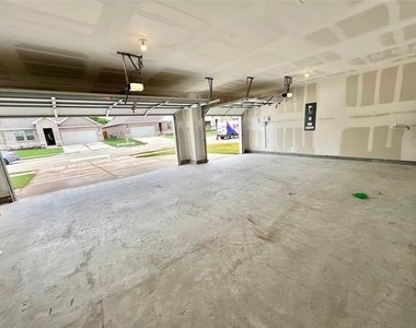 1411 Winters Way - Photo Thumbnail 10