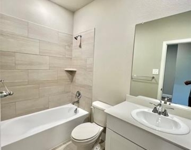 1411 Winters Way - Photo Thumbnail 5