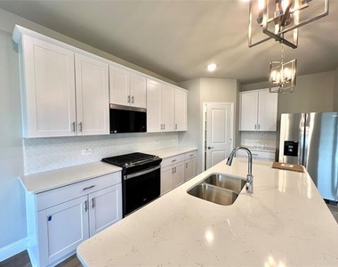 1411 Winters Way - Photo Thumbnail 13
