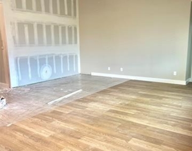 1411 Winters Way - Photo Thumbnail 2
