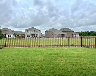 1409 Winters Way - Photo Thumbnail 12