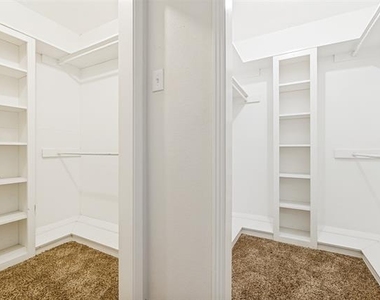 3611 Stables Lane - Photo Thumbnail 18