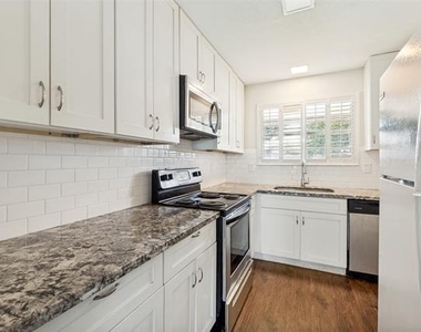 3611 Stables Lane - Photo Thumbnail 9