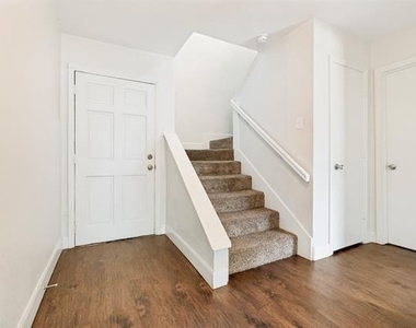 3611 Stables Lane - Photo Thumbnail 7
