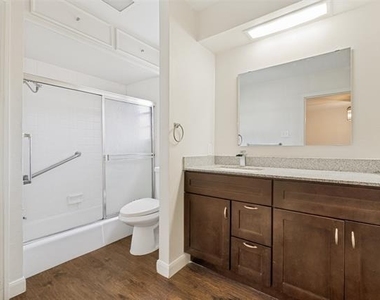 3611 Stables Lane - Photo Thumbnail 14