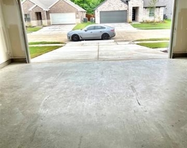 6208 Timberhurst Drive - Photo Thumbnail 10