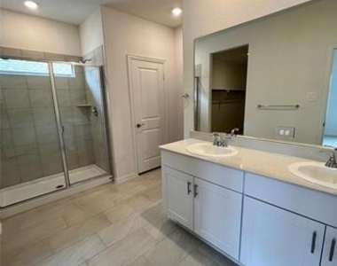6208 Timberhurst Drive - Photo Thumbnail 7