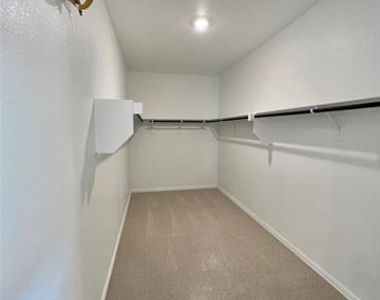 6208 Timberhurst Drive - Photo Thumbnail 8