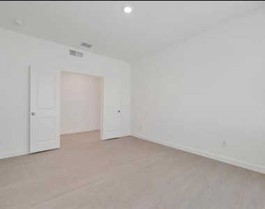 1316 Francesca Drive - Photo Thumbnail 8