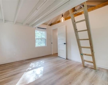 122 Allen Street - Photo Thumbnail 6
