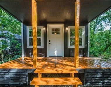 122 Allen Street - Photo Thumbnail 1