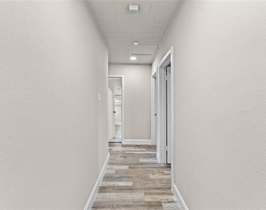 5860 Tracyne Drive - Photo Thumbnail 6