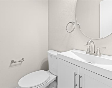 5860 Tracyne Drive - Photo Thumbnail 11