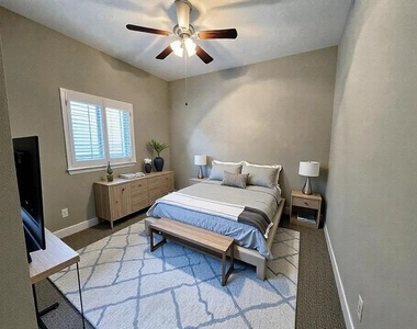 1400 Daisy Corner Drive - Photo Thumbnail 14