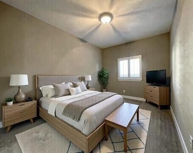 1400 Daisy Corner Drive - Photo Thumbnail 11
