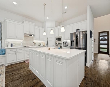 16601 Highland Drive - Photo Thumbnail 4