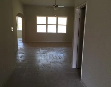2312 Sablewood Drive - Photo Thumbnail 3