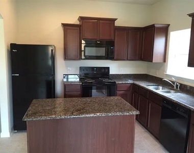 2312 Sablewood Drive - Photo Thumbnail 2