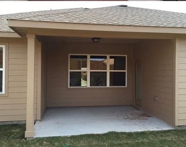 2312 Sablewood Drive - Photo Thumbnail 4
