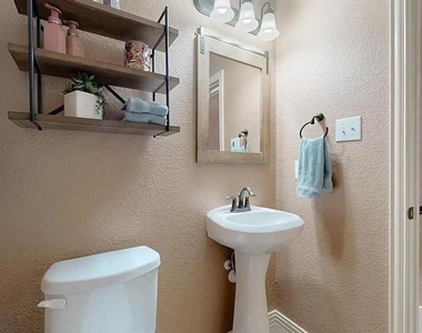 6948 Carrington Lane - Photo Thumbnail 6