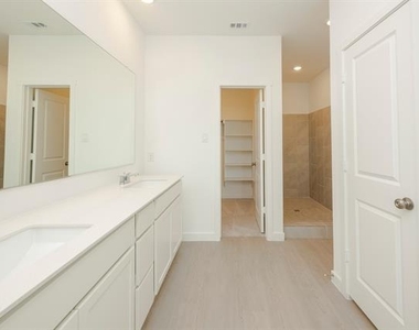 2220 Pommel Lane - Photo Thumbnail 16